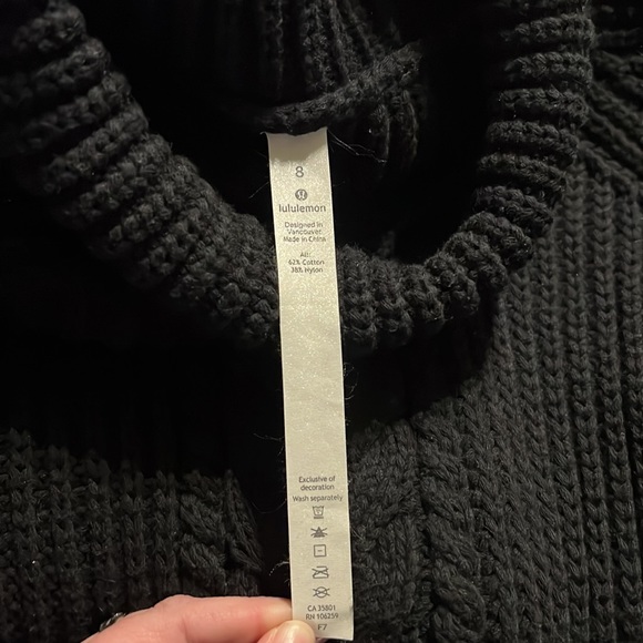 Lululemon Bring The Cozy Turtleneck - Picture 7 of 7